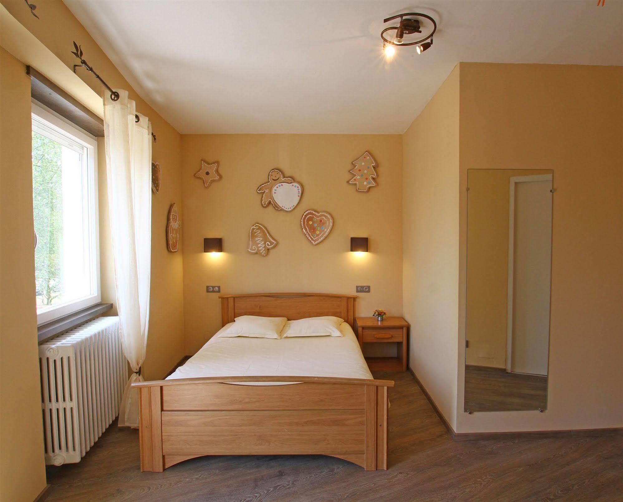 Hotel Champ Alsace Haguenau Exteriör bild