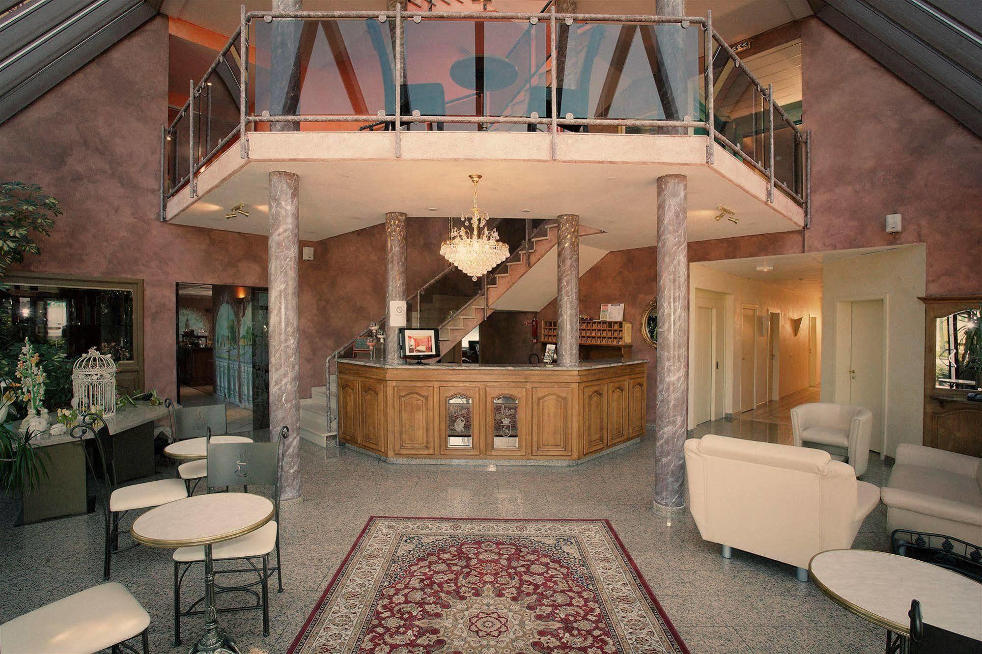 Hotel Champ Alsace Haguenau Exteriör bild